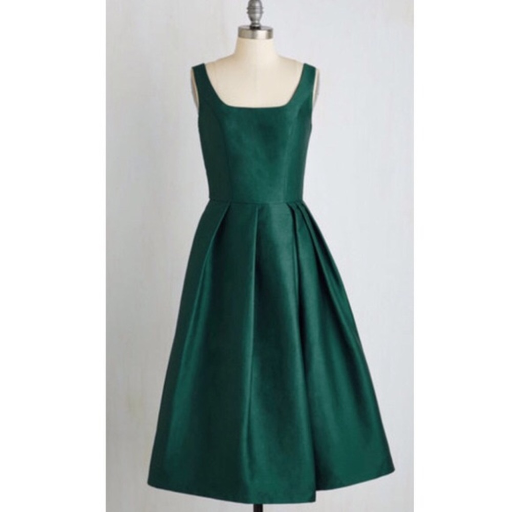 Chi Chi London emerald green party dress size 12